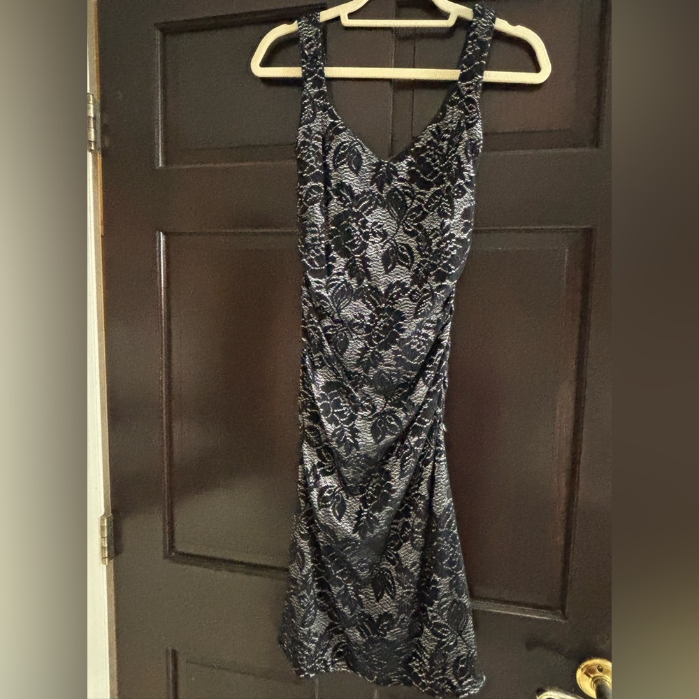 Laundry By Shelli Segal Black and Silver Lace Midi Dress